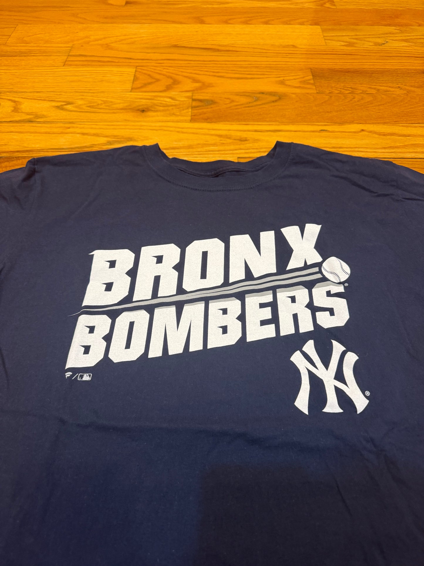 Bronx Bombers Yankees T-shirt (Large)