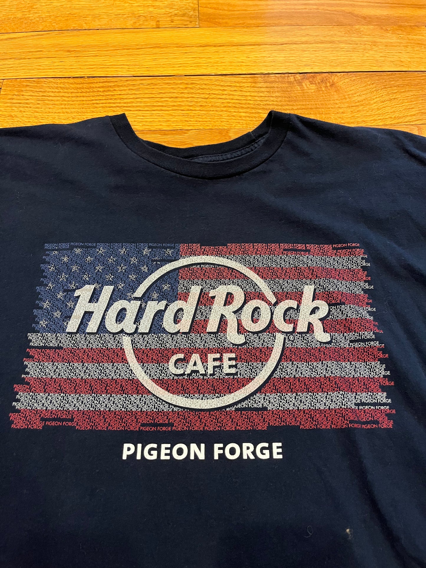 Hard Rock Cafe Pigeon Forge T-shirt (XXL)