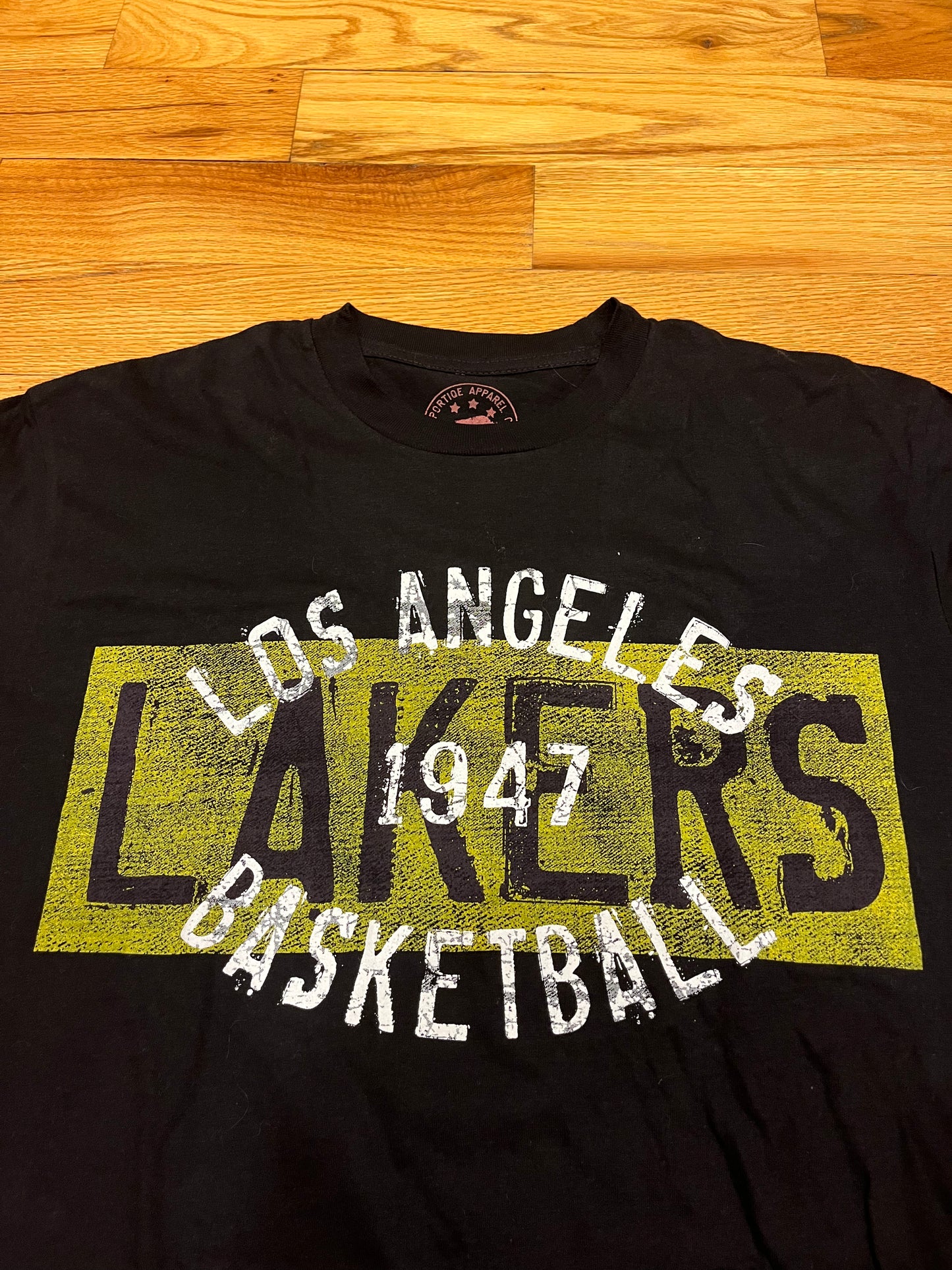 New with Tags Los Angeles Lakers T-shirt (Medium)